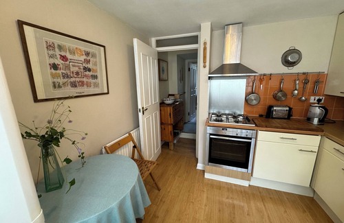 Tollington Apartment | Delightful 3BD Family Home w Garden, Finsbury Park