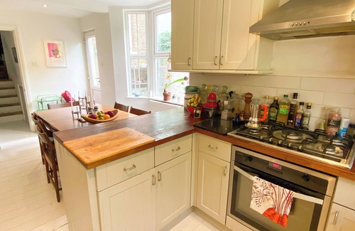 Tollington House | Delightful 3BD Home with Garden, North London