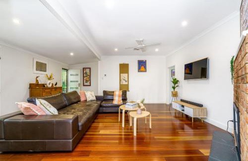 Pialligo House | Delightful 3BR Escape 9 mins to War Memorial - Hosted by Canstay