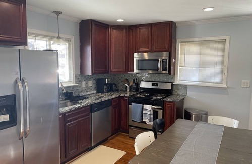 Catonsville House | Delightful 4-Bed Whole House with Easy Parking