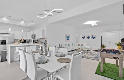 Ludlam House | Delightful 4-bedroom house in Miami tropical Paradise and so much fun