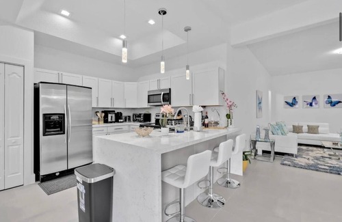 Ludlam House | Delightful 4-bedroom house in Miami tropical Paradise and so much fun