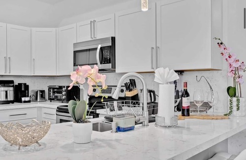 Ludlam House | Delightful 4-bedroom house in Miami tropical Paradise and so much fun