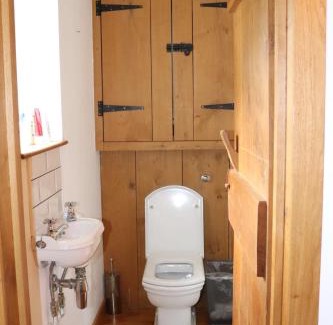 Edenbridge House | Delightful 4BD Home full of Flair Edenbridge Kent