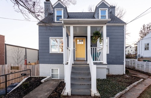 Locust Grove House | Delightful 5-bedroom residence near downtown Charlottesville. Pet-friendly!