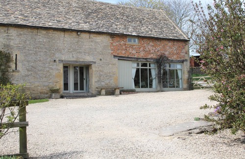 Temple Guiting Cottage | Delightful, barn cottage in peaceful rural village. Walks, pubs, scenery. Relax!