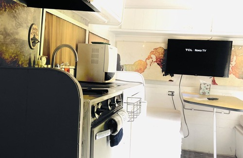 Memphis Apartment | Delightful camper/rv—5 min to Beale street and Elvis Presley mansion