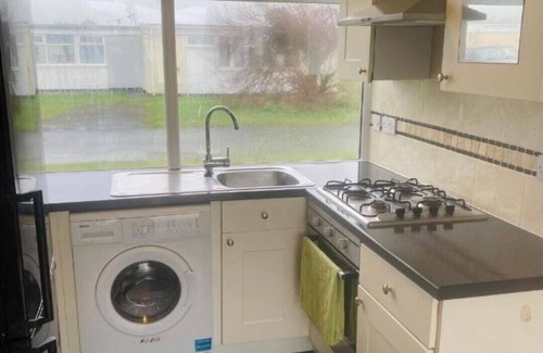 Kidwelly Ski Chalet | Delightful chalet, overlooking estuary!