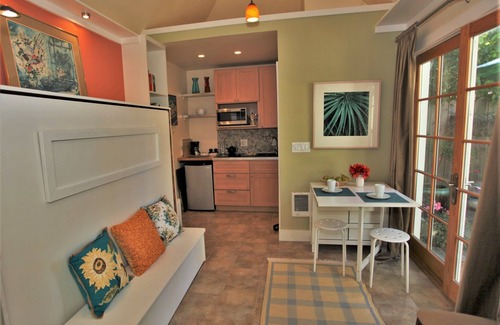 Rockridge Apartment | Delightful Charming Cottage nestled in the heart of Rockridge/Claremont