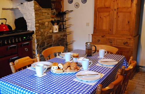 Chittlehampton Cottage | Delightful Chocolate Box Thatched Cottage in the Heart of North Devon