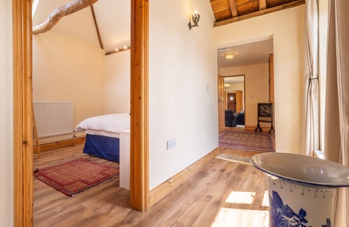 Ipswich Cottage | Delightful conversion in a country stud with a swimming pool - Stable Cottage