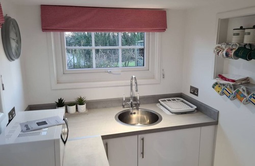 Cowbridge Cabin | Delightful Cowbridge Railway Carriage with Hot Tub