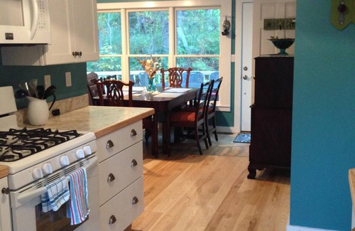 Woodstock Apartment | Delightful Cozy Space in Woodstock Village