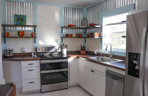 DeLand House | Delightful DeLand - The Finest 2 Bedroom Downtown 1 Mile