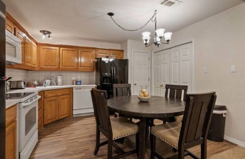 Denison House | Delightful Duplex in Denison