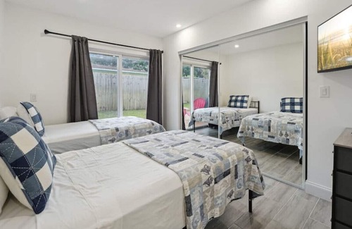 Tropic Palms House | Delightful Escape 2BR/2BA