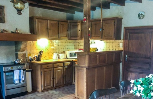 Cerilly House | Delightful holiday home with a large private swimming pool, perfect for families