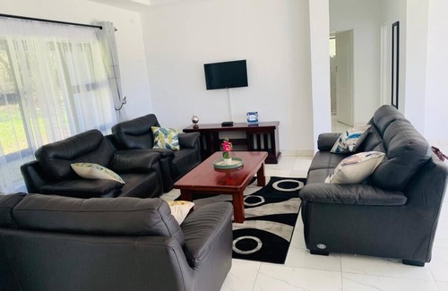 Harare Villa | Delightful Holiday home in the Misty mountains