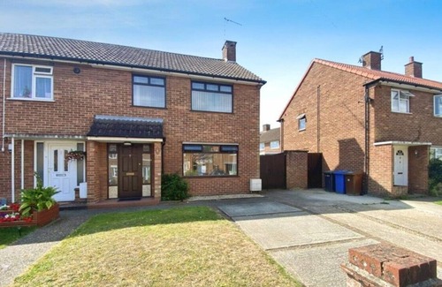 Ipswich House | Delightful-Ipswich-4 Bed-SelfCatering-Parking-Wifi