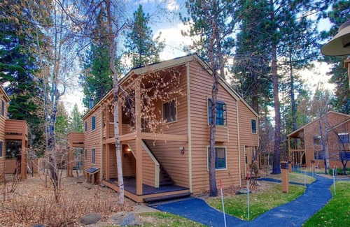 Incline Village Apartment | Delightful McCloud - Gorgeous Condo in McCloud!
