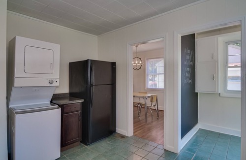 North Augusta House | Delightful Mid-Century Modern Bungalow