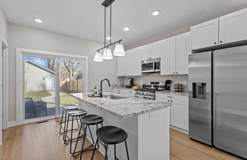 Indianapolis Apartment | Delightful modern duplex apartment well located in welcoming South Broad Ripple