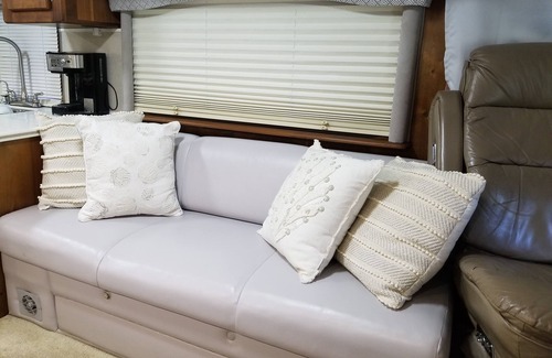 Phenix City House | Delightful motorhome 14 miles to Ft Moore
