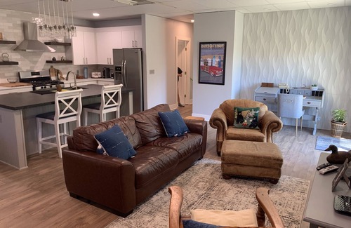 Vista Cottage | Delightful newly renovated 2 bedroom nestled within an avocado grove.