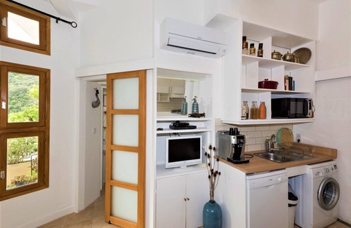 Collias Apartment | Delightful Riverside Apartment with River Views, The Wing