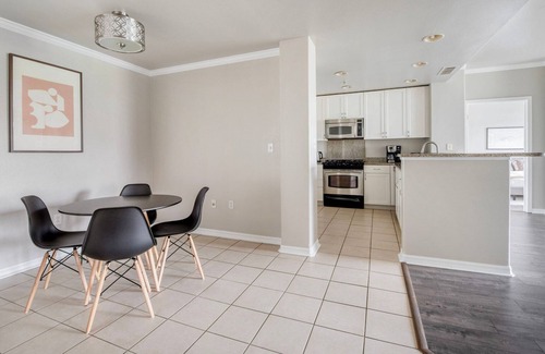 Santa Clara Apartment | Delightful Santa Clara 2BR w/Gym & Pool, nr Open-Air Mall, by Blueground