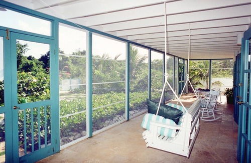 Current House | Delightful Seaside Getaway Nestled in Secluded Surroundings