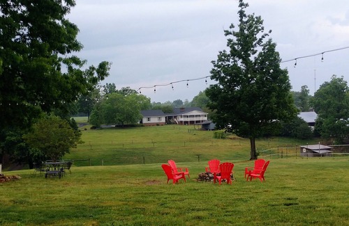 Reidsville Apartment | Delightful studio apartment located on Equestrian Estate.
