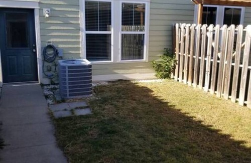 Mann House | Delightful Townhouse in Trendy Quiet Neighborhood