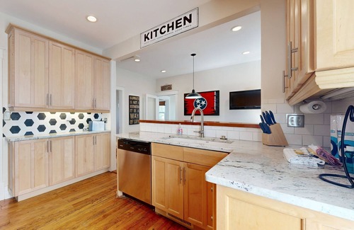 Shelby Hills House | Delightful updated home with furnished patio, washer/dryer, & AC
