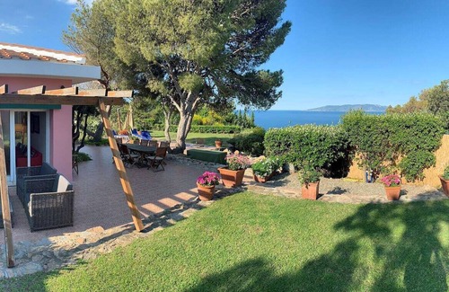 Cala Piccola Villa | Delightful villa on Tuscan coast with private beach club