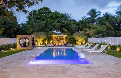 Highland Garden Villa | Delightful Villa w/Outdoor Kitchen+Fire Pit+Pool