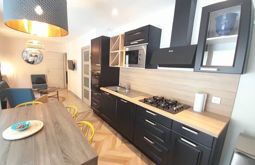 Molleges House | Delightful village house at the foot of the Alpilles mountains.