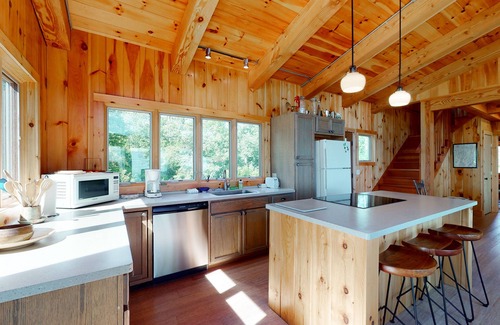 North Hero House | Delightful Waterfront Escape W/Three Kayaks, Free WiFi, Beach Access & More
