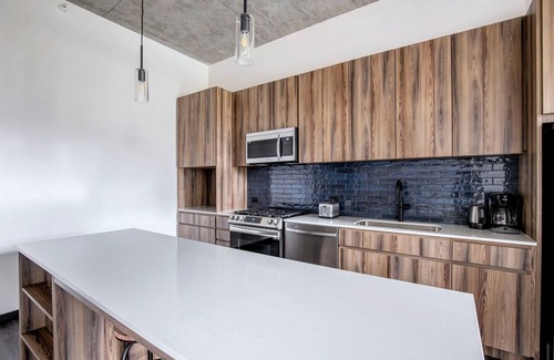 Near West Side Apartment | Delightful West Loop 1BR w/Gym, near Fulton Market & I-90, by Blueground