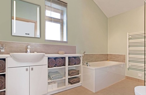 Ripley Cottage | Delightfully peaceful escape for 4 guests between Dales and Moors