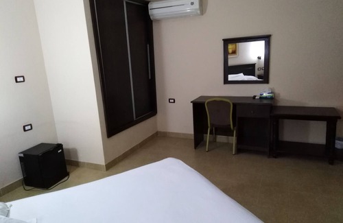 Madaba Hotel | Delilah Hotel/Deluxe Studio with private bathroom and Shared kitchen