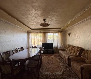 Goris House | Delisimo