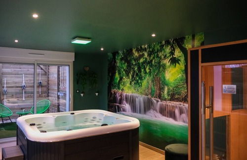 Avroult House | Delit D'amour