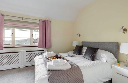 Mayfield Cottage | Dell View, charming country cottage for 4 in Derbyshire Dales- Close to Alton Towers