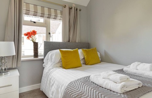 Mayfield Cottage | Dell View, charming country cottage for 4 in Derbyshire Dales- Close to Alton Towers