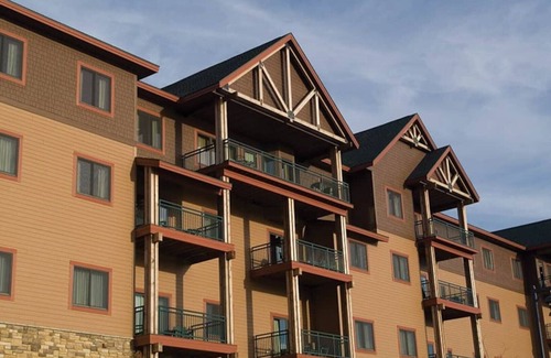 Wisconsin Dells Cabin | Dells Condo 1BR Suite FREE 9 Waterparks INSIDE