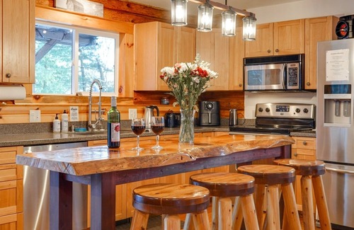 Wisconsin Dells Cabin | Dells Woodland Retreat | Family & Pet Friendly