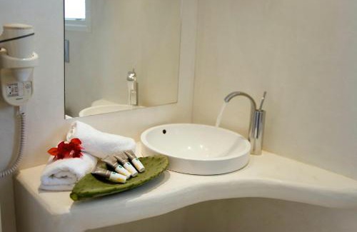 Apollonia Hotel | Delmar Apartments & Suites Milos - Delmar Collection