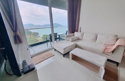 Bang Sare Apartment | Delmare Beachfront Bangsaray Premium Condominium