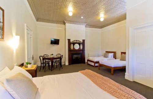 Deloraine Hotel | Deloraine Hotel